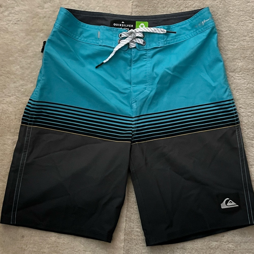 Quicksilver Board Shorts Boys Size 25 (10)